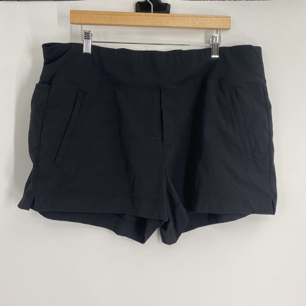 Athleta Trekkie North Short Women’s Size 18 Black Sportswear Athleisure 607